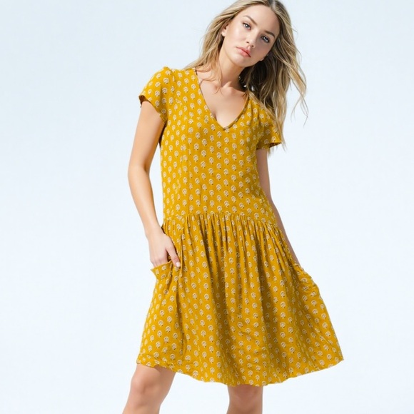 Garnet Hill yellow floral crepe/ shift dress ❤️ - Picture 2 of 8